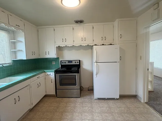 1514 Maplewood Dr — Photo 4