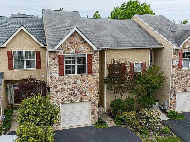 80 Chadwick Cir — Photo 2