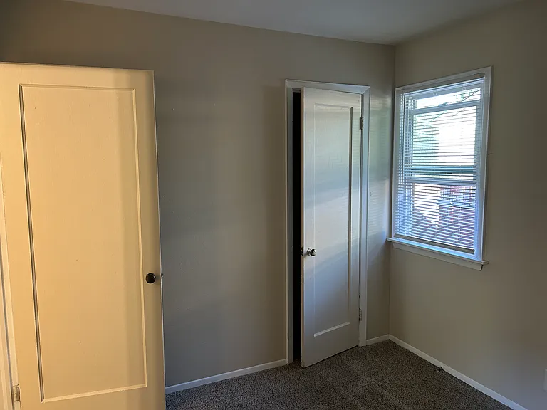 3320 E Congress Ave — Photo 40