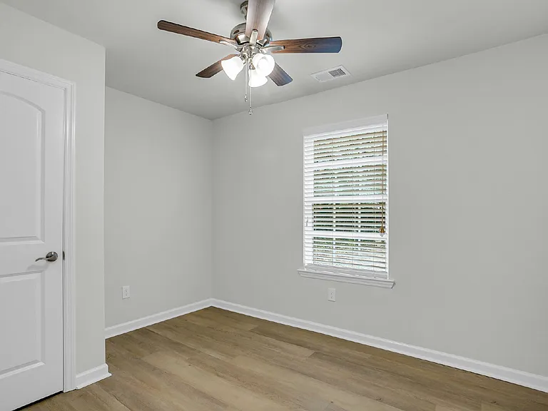 2108 California Ave — Photo 17