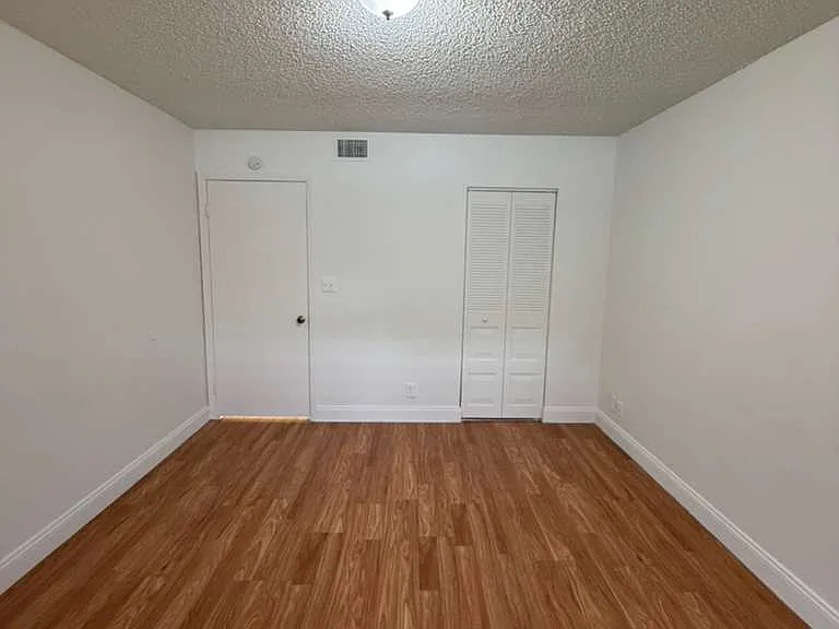 8160 Geneva Ct #108-1-1 — Photo 4