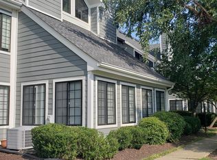 7004 Irwell Ln #12A, Alexandria, VA 22315