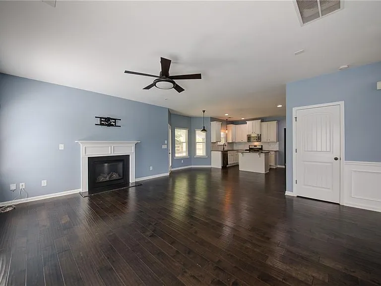 5595 Banner Blvd — Photo 7