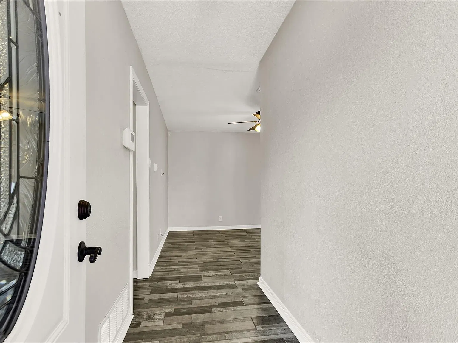 3 bed, 1250 sqft, $1,850 — Photo 4