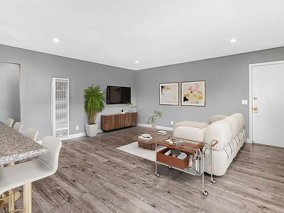 4th image of 1920 N H St APT 233