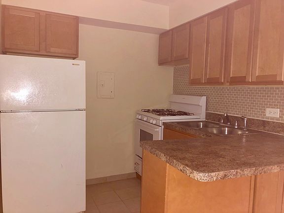 2nd image of 1060 W Hollywood Ave APT 208