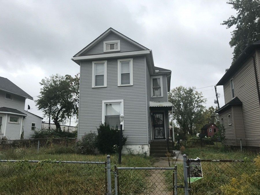 1st image of 793 E 2nd Ave