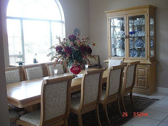 Dinning room table