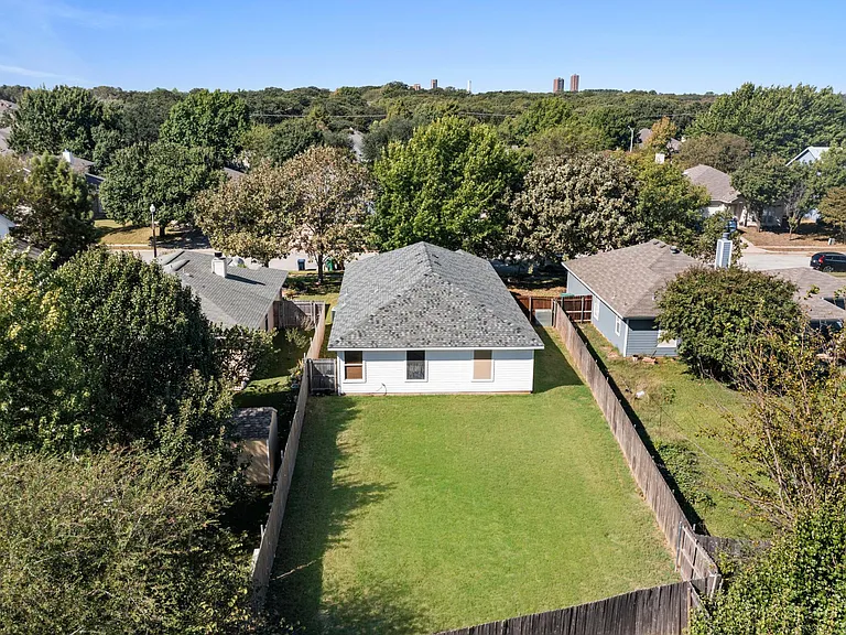724 Pace Dr — Photo 18