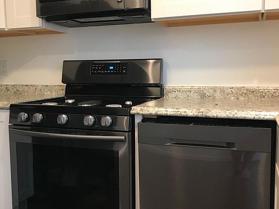 4th image of 207 Anita Dr #B