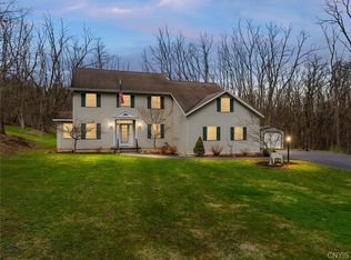 9211 Grange Hill Rd, New Hartford, NY 13413