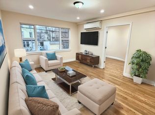 25-88 43rd St #3, Astoria, NY 11103