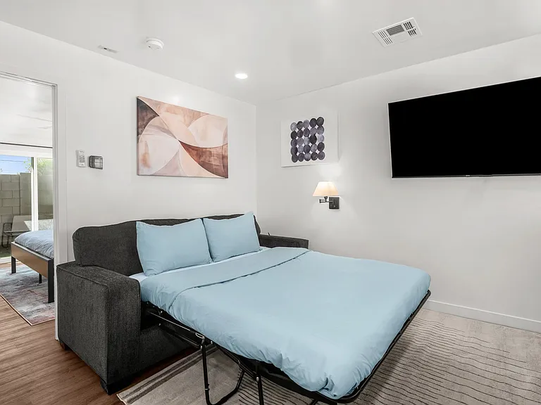 1242 E Pierce St #4 — Photo 7