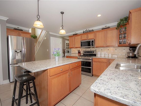 4th image of 6996 Lakeside Dr