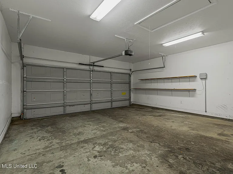 101 Sara Fox Dr — Photo 29