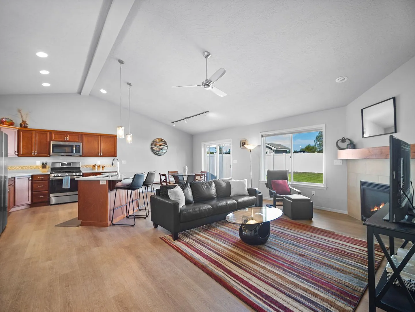 3 bedroom/2 bathroom home in Spokane Valley (Furnished) — Photo 2
