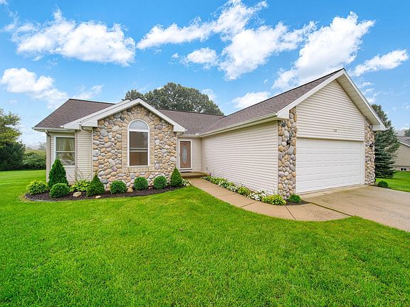 3rd image of 1239 Breezy Ln