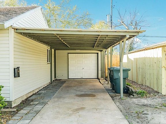 5th image of 109 Dolphin Ave