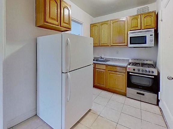 5th image of 292 Convent Ave APT 5
