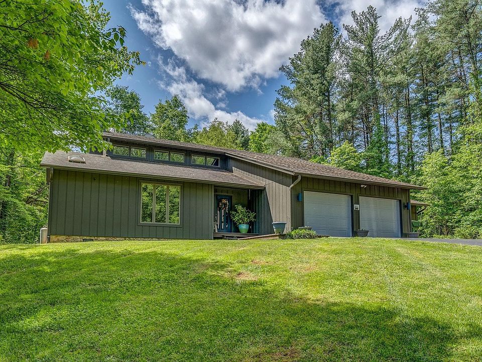 1st image of 380 Riverbend Dr