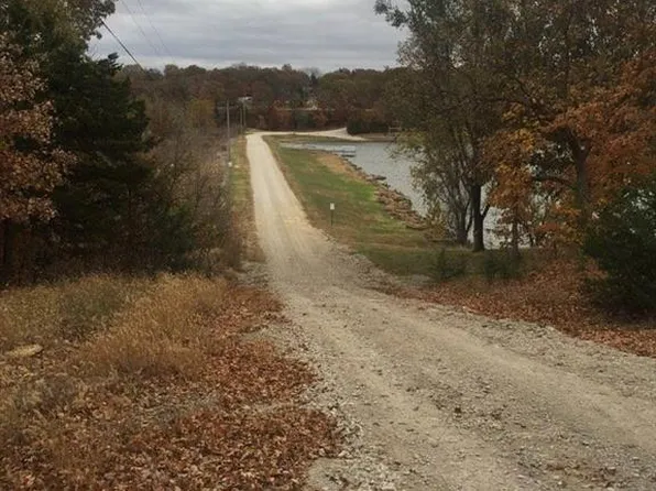 22 Granada Rd, Mound City, KS 66056