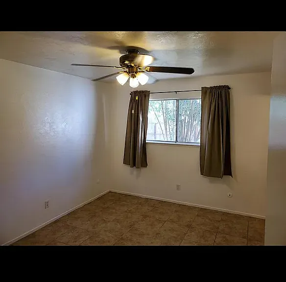 1019 S Demaree St — Photo 34
