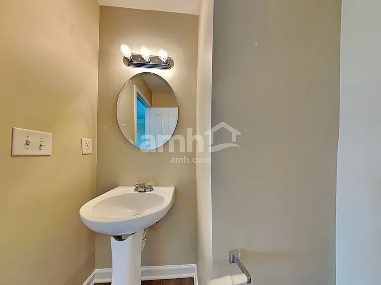 533 Wrayhill Dr — Photo 9