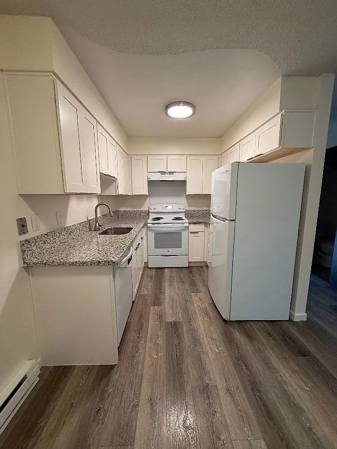 2 bed, 1.5 bath, 850 sqft, $1,695 — Photo 2