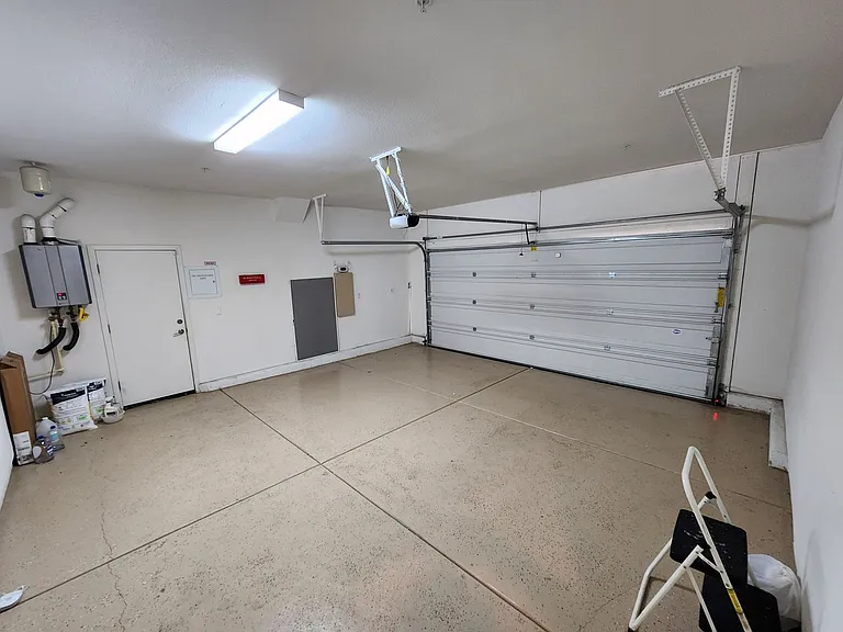 4549 Maple Crest St — Photo 31