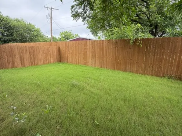 303 Live Oak St, Valley Mills, TX 76689