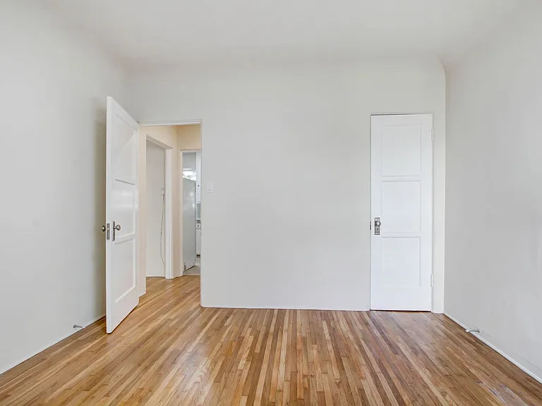 2202-2206 20th St in Santa Monica! Near Ocean Park Blvd. — Photo 11