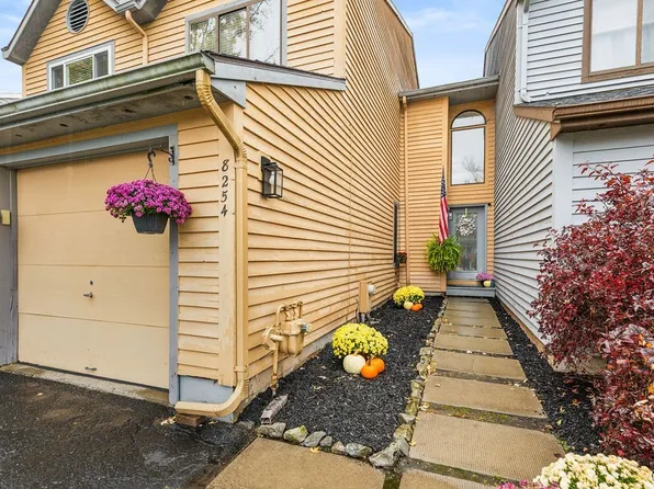 8254 Beehive Cir, Liverpool, NY 13090