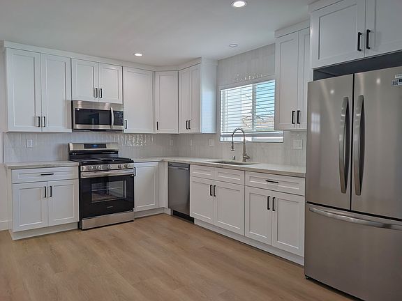 3rd image of 2603 Curtis Ave #5