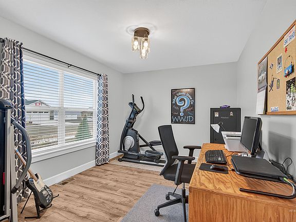 5th image of 3203 Parkridge Way