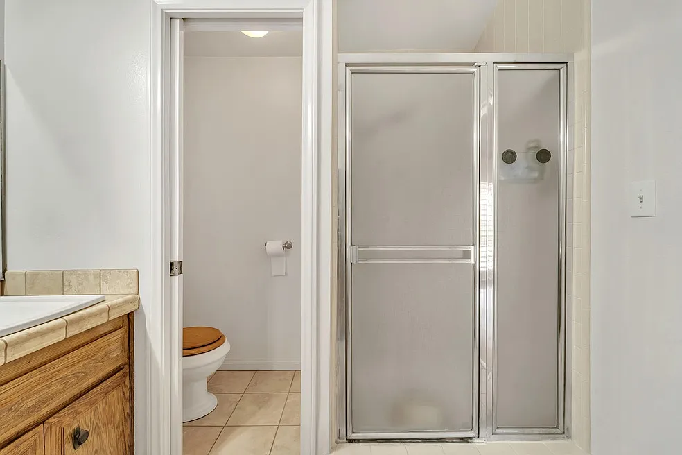 3 bed, 1882 sqft, $1,000 — Photo 4
