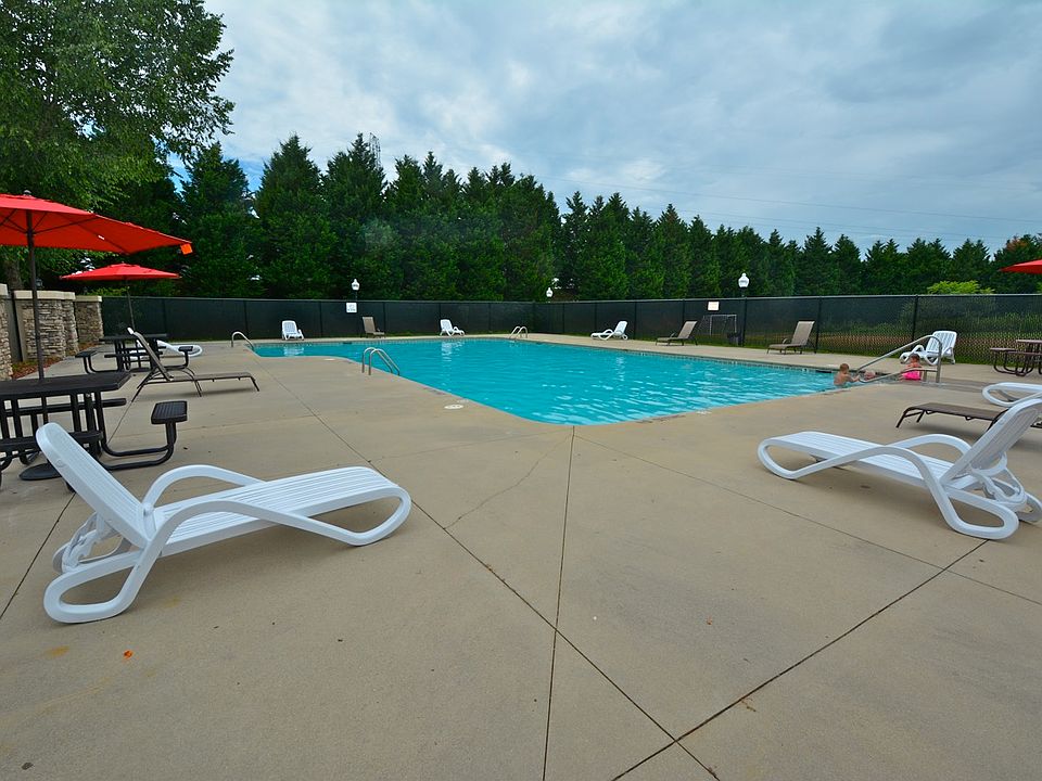 2nd image of 2221 Fanning Rd #87
