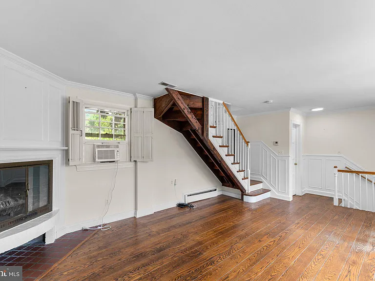 3341 Dent Pl NW — Photo 17