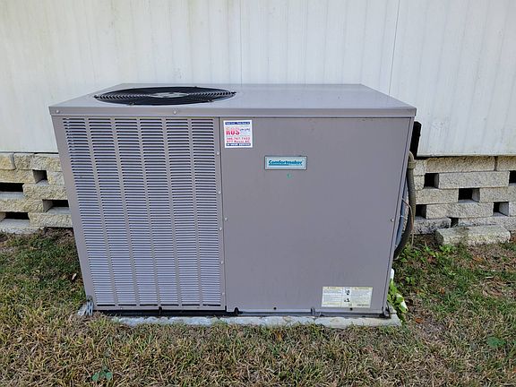 3rd image of 800 W Colonial Cir