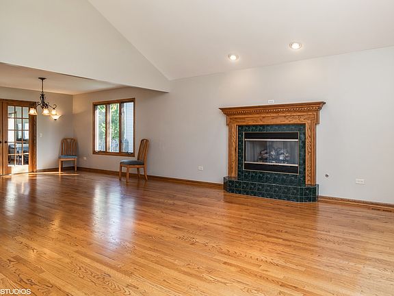 4th image of 25250 Blakely Dr