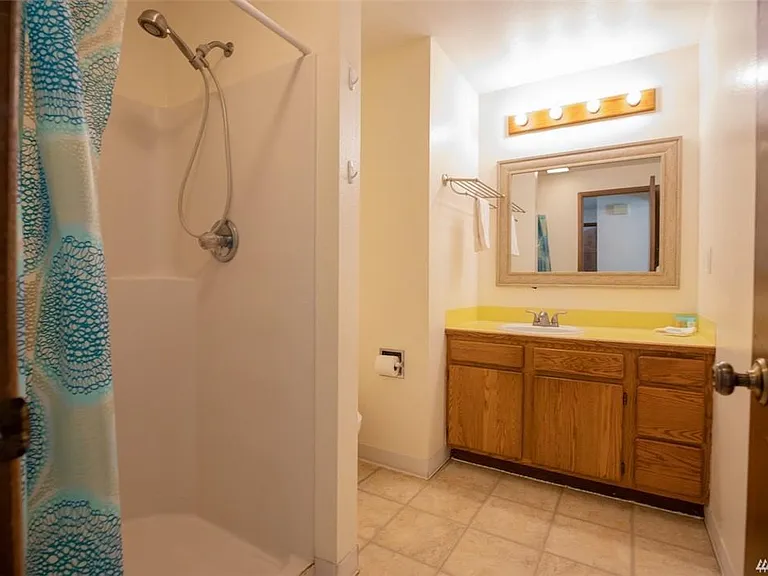 8985 Miller Rd NE — Photo 23