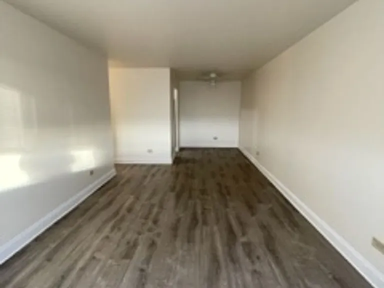 Live the Lakefront Dream at North Shore Apartments — Photo 6