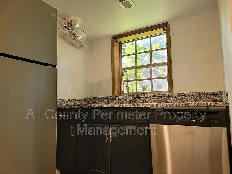 4336 Hickory Wood Ln #B — Photo 2