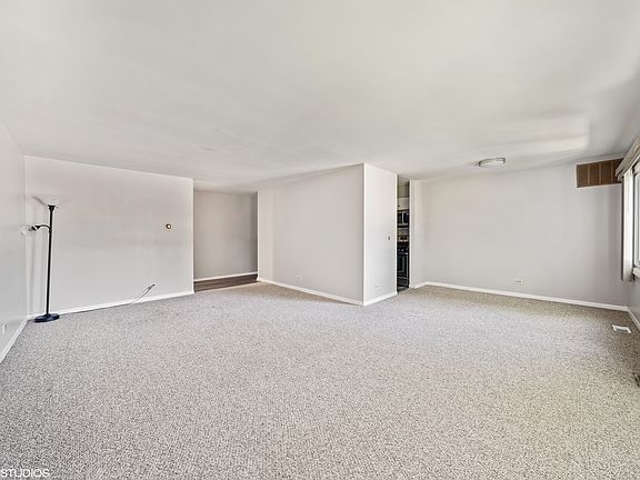 3rd image of 2920 Roberts Dr APT 6