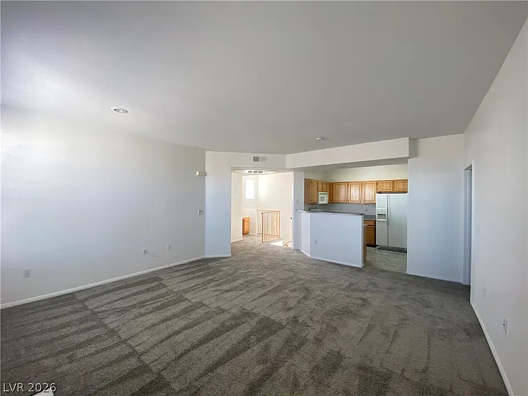 8555 W Russell Rd #2106 — Photo 4