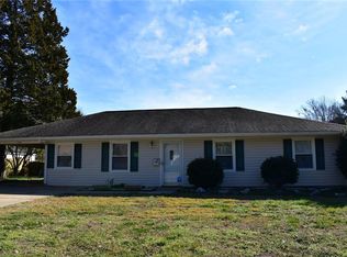120 Maxwell Ln, Newport News, VA 23606
