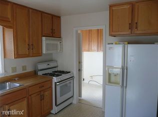 4159 Filbert St, Wayne, MI 48184