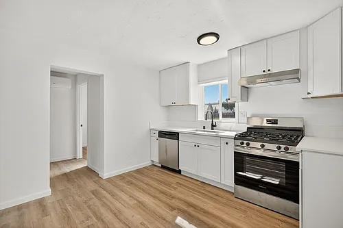 1023 W Congress St Photo 1