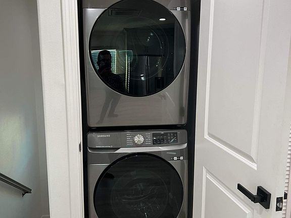 2nd image of 760 4th Ave