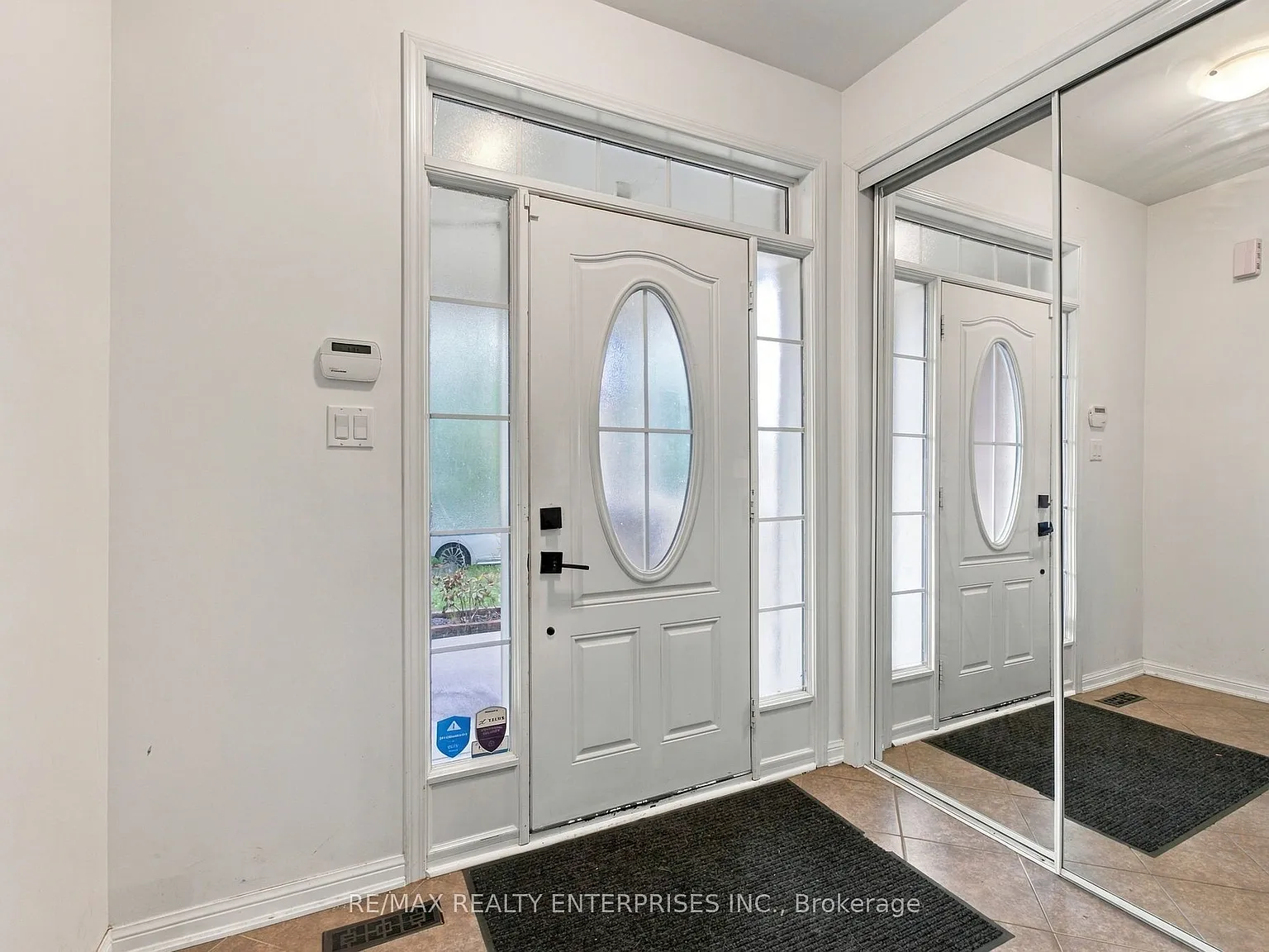4 bed, $3,000 — Photo 2