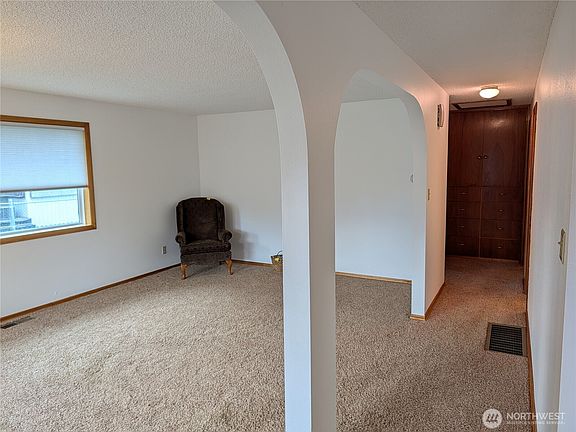 5th image of 119 E Richmond Avenue